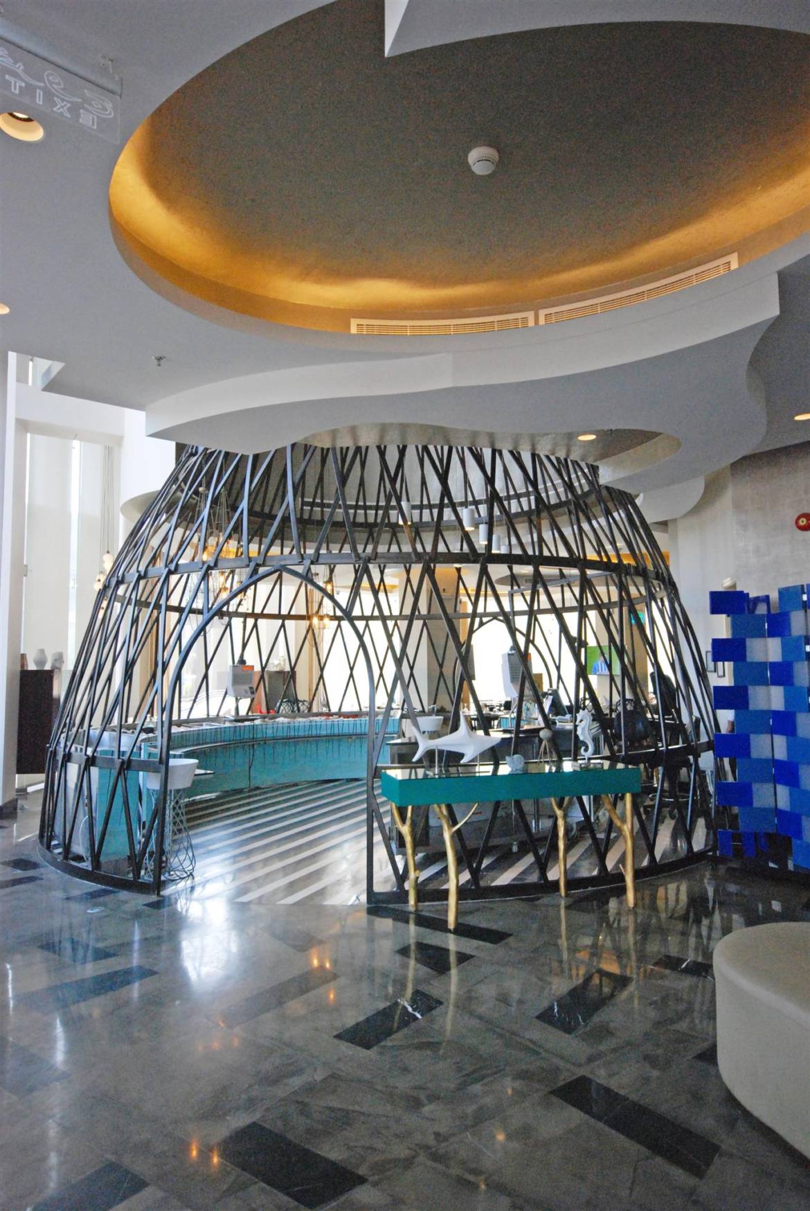 cage1.jpg